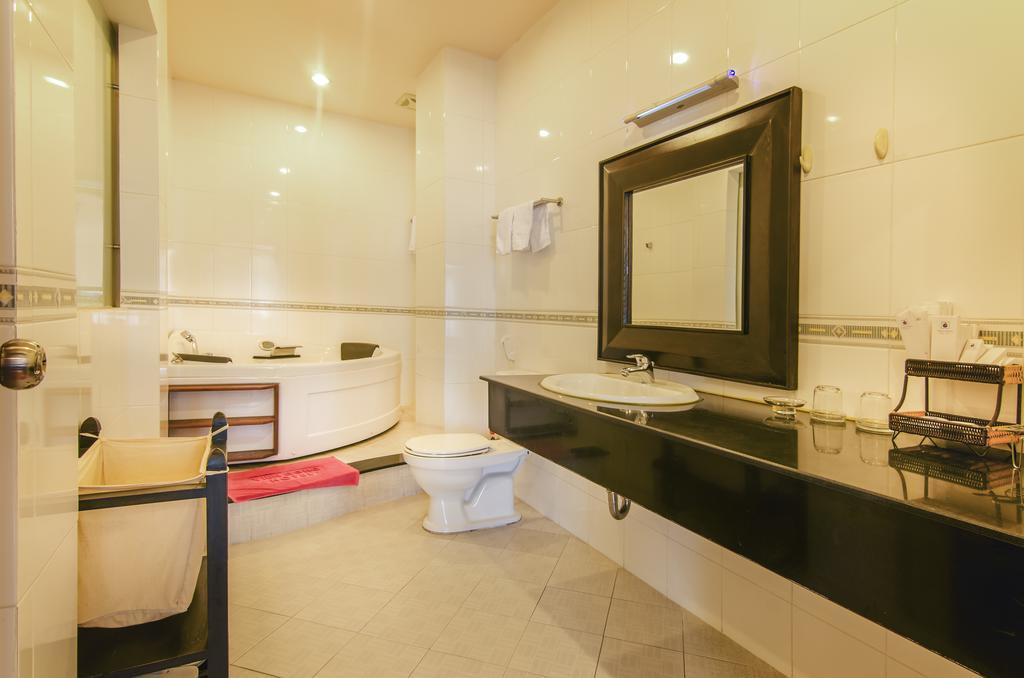 Vien Dong Hotel 2 โฮจิมินห์ซิตี้ ภายนอก รูปภาพ